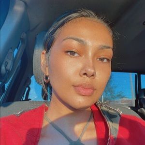 Meet your Posher, Adrianna